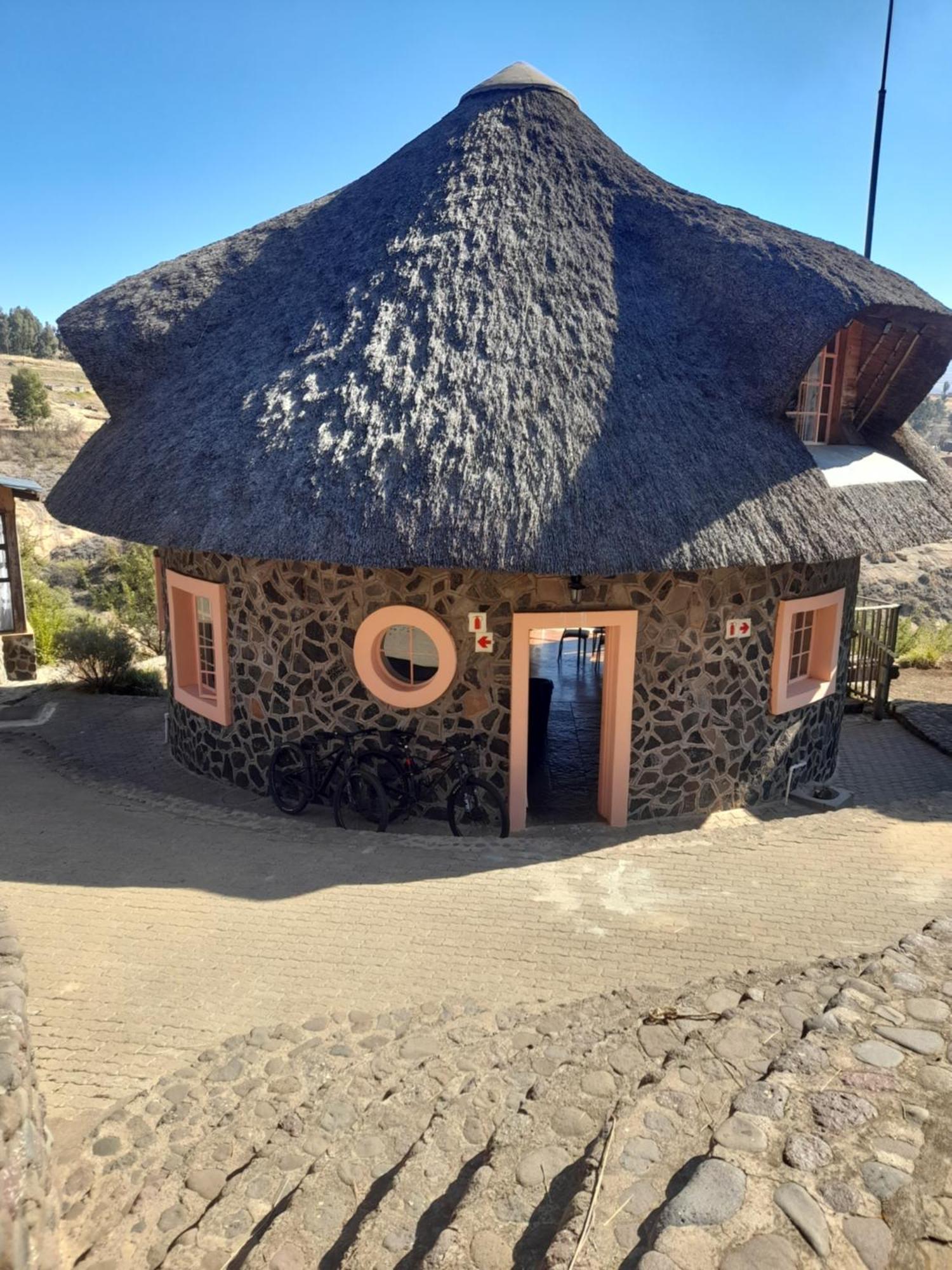 Liphofung Cave, Chalets Hotel Butha-Buthe Exterior photo